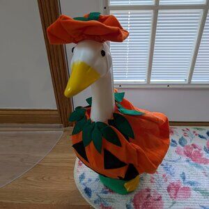2Pcs Set 23"/ 17" Cute Pumpkin Goose Statue Costume Clothes for Theme Party Gard